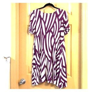 Comfortable, flowy dress. Cute design with pockets